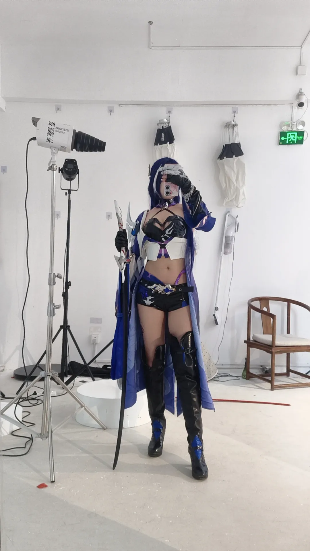 【黄泉cos】崩坏星铁道的雷霆剑锋，定格挥刃瞬间 - 第 2 张