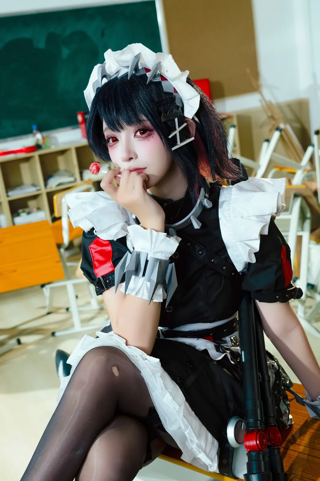 【艾莲乔cos】绝区零里冰系无口鲨鱼妹的教室日常 - 第 2 张
