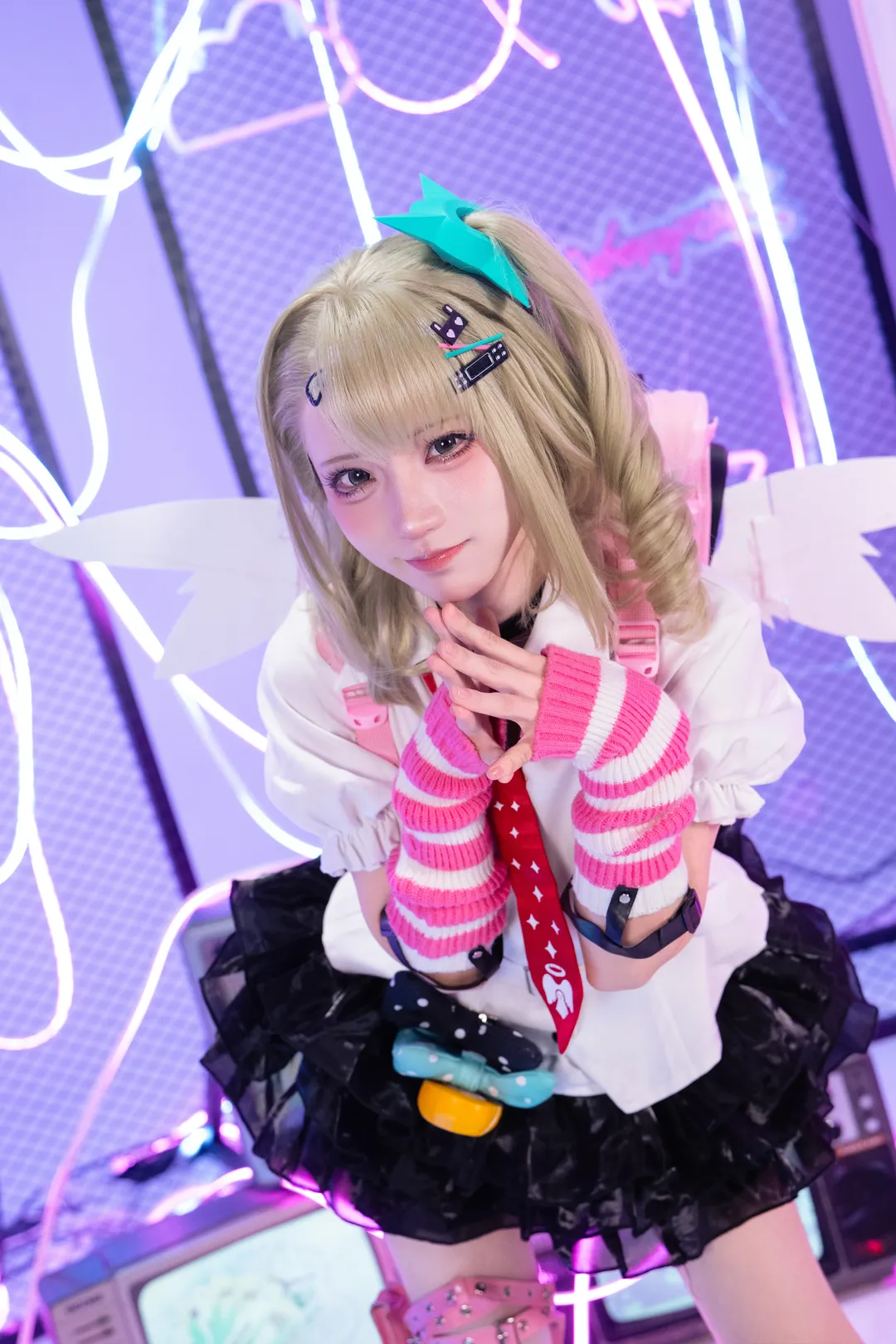 【千夏 コスプレ】ゼンレスゾーンゼロ 妄想エンジェルの被害者担当、今日のとびきりキュートな小悪魔 - 2 枚目