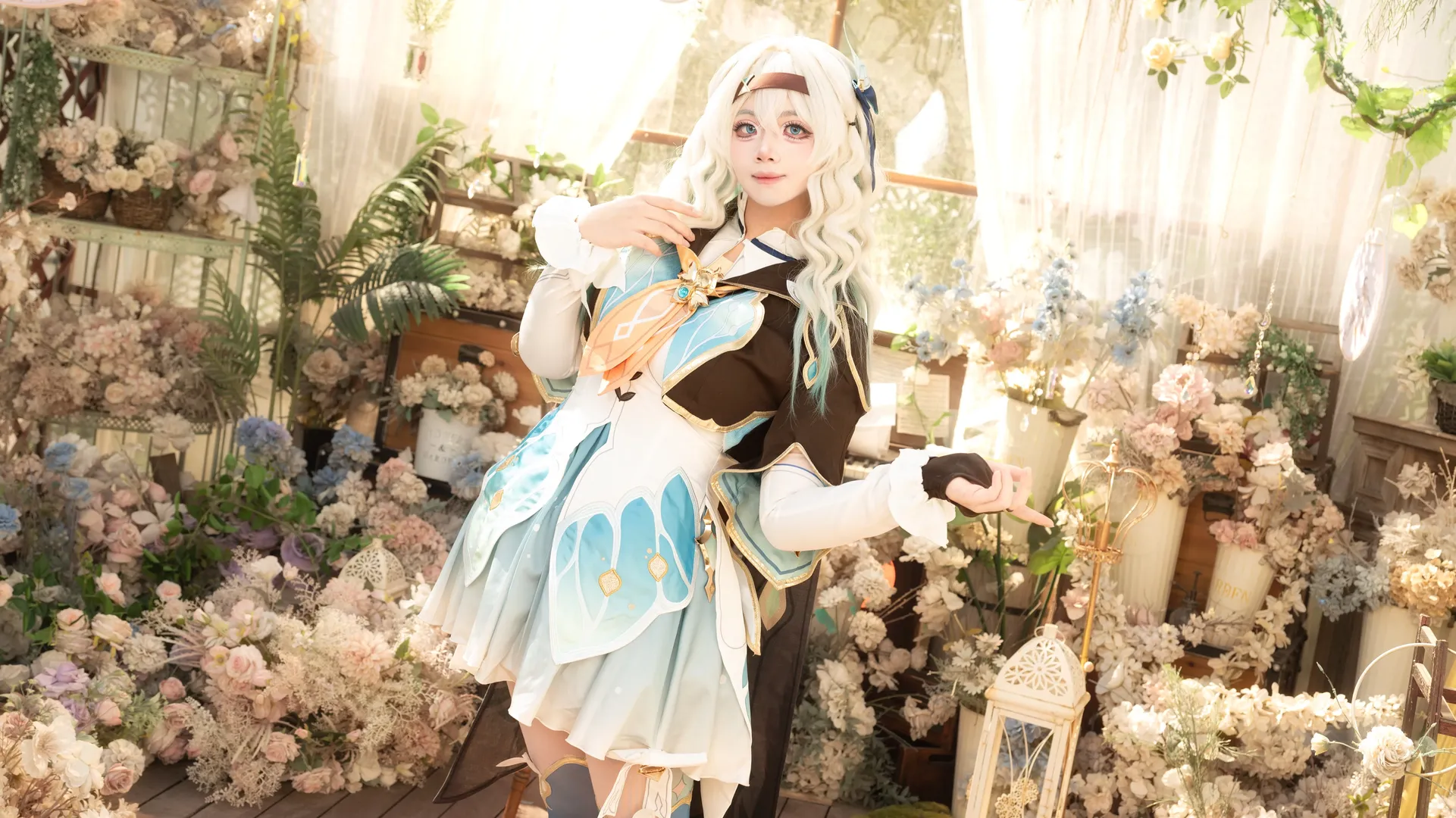 【流萤cos】崩坏星穹铁道 花房光影间的静谧瞬间