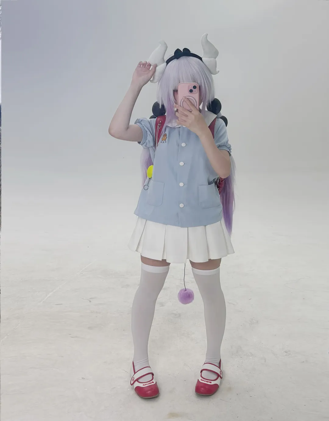 【康娜cos】浅蓝系学院风穿搭与白色长筒袜的自拍记录 - 第 3 张