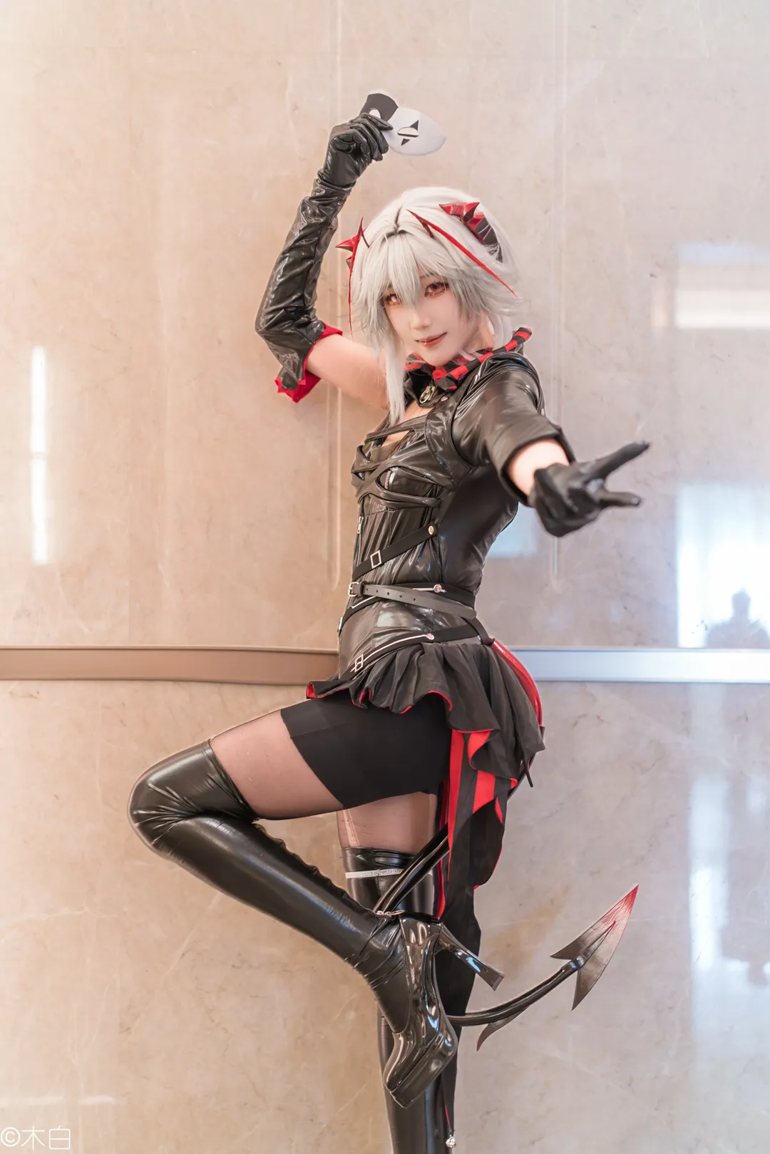 【W cos】怪盗W现场直击，明日方舟only里的暗夜戏码 - 第 1 张