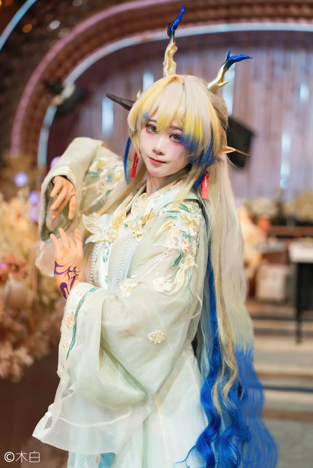 【明日方舟黍cos】人间仙气，温柔视角的漫展分享 - 第 3 张