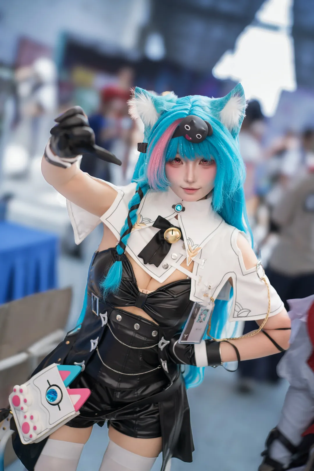 【薄荷cos】异环里的青蓝猫娘，今天也要一起行动 - 第 1 张
