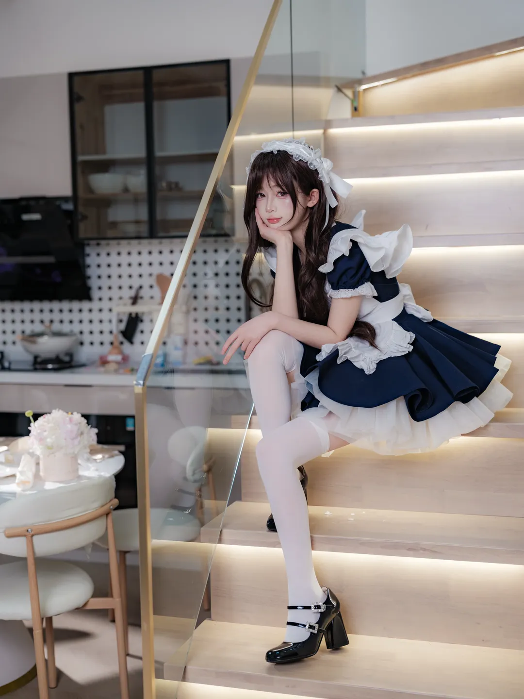 居家楼梯间的女仆日常氛围感记录 - 第 1 张