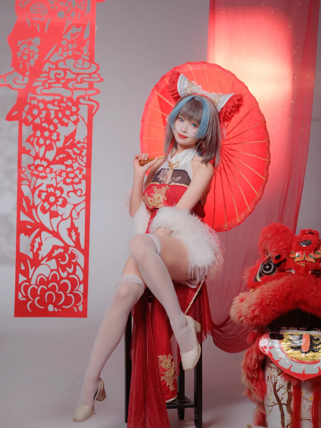 【柴郡cos】碧蓝航线里的新年红，这只猫猫的拜年姿势你给几分