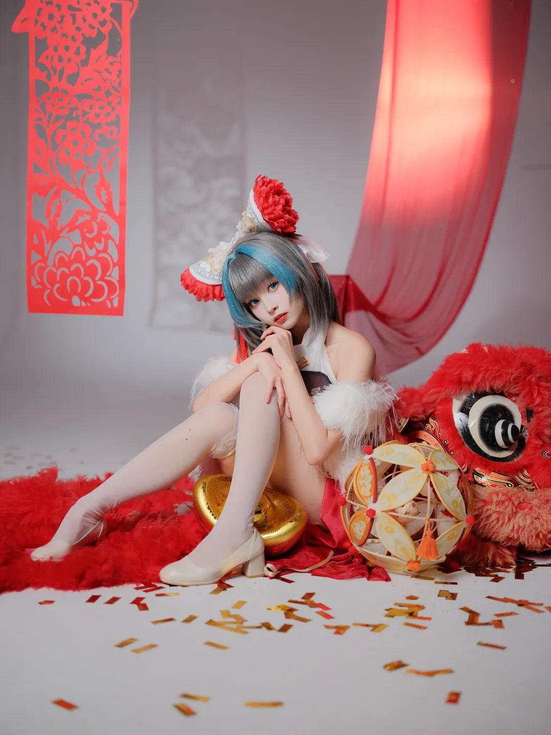 【柴郡cos】碧蓝航线里的新年红，这只猫猫的拜年姿势你给几分 - 第 2 张