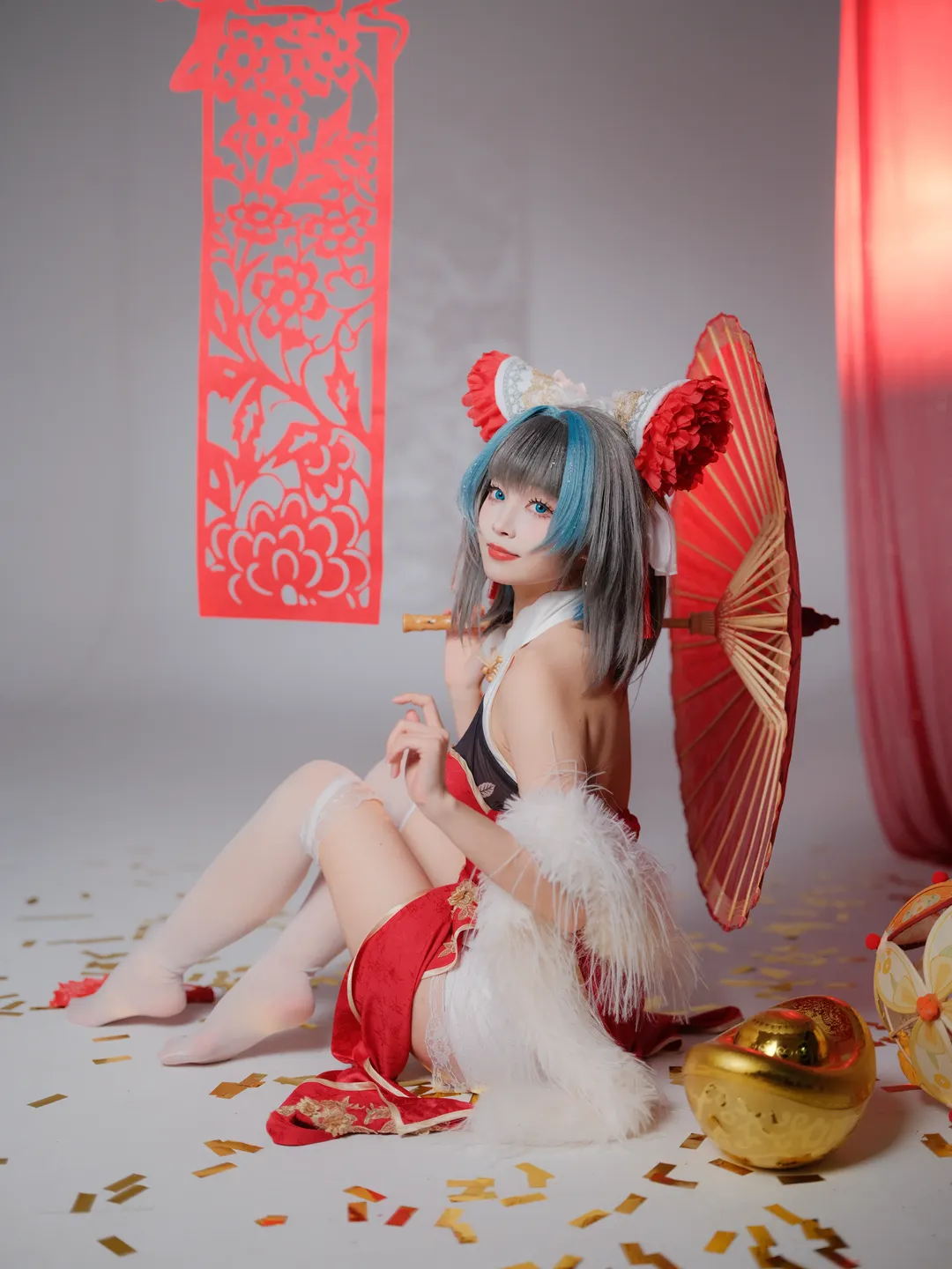 【柴郡cos】碧蓝航线里的新年红，这只猫猫的拜年姿势你给几分 - 第 3 张