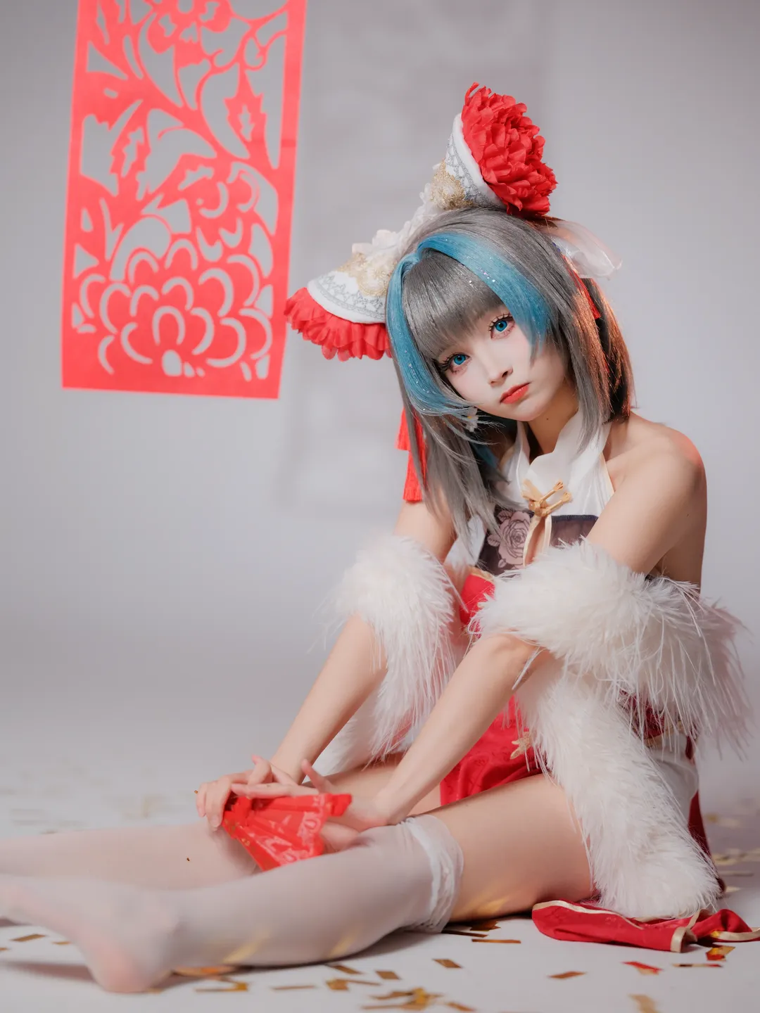 【柴郡cos】碧蓝航线里的新年红，这只猫猫的拜年姿势你给几分 - 第 4 张