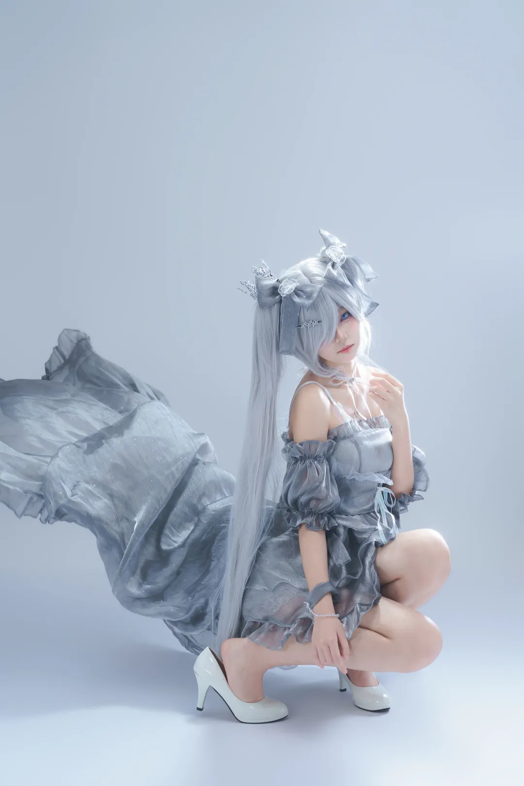 【灰姑娘cos】胜利女神里那抹轻盈的银灰 - 第 1 张
