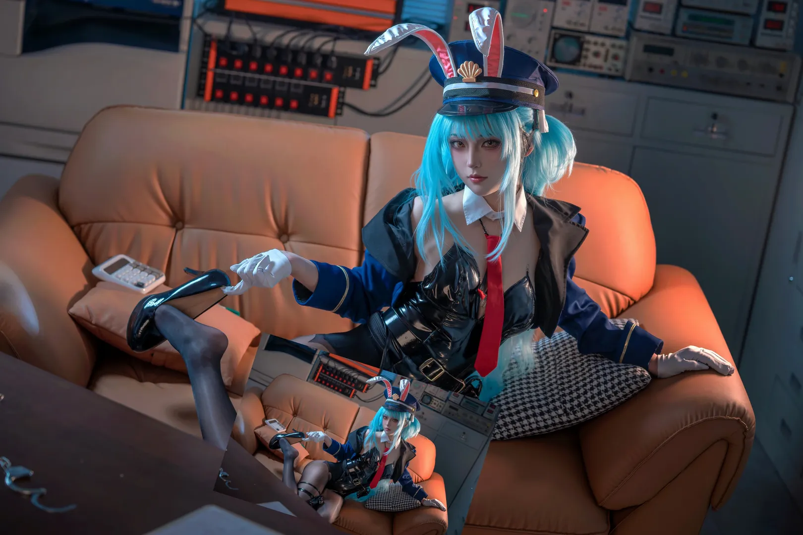 【海王星cos】碧蓝航线兔警官，亮面胶衣与警帽的搭配 - 第 1 张