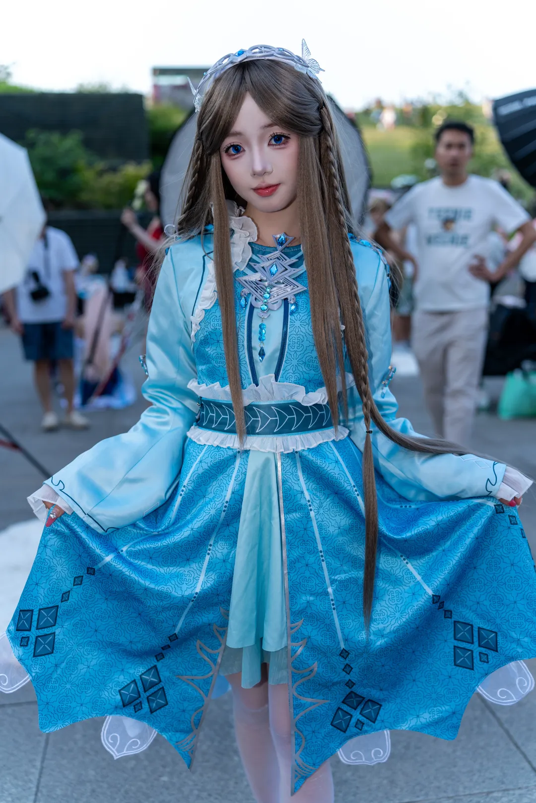 【宁荣荣cos】七宝琉璃宗的大小姐，手持琉璃塔登场 - 第 3 张