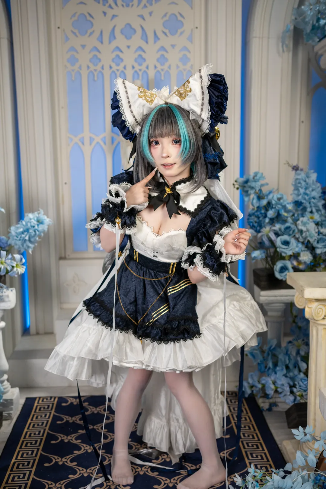 碧蓝航线柴郡cos，蓝花与女仆的午后私语