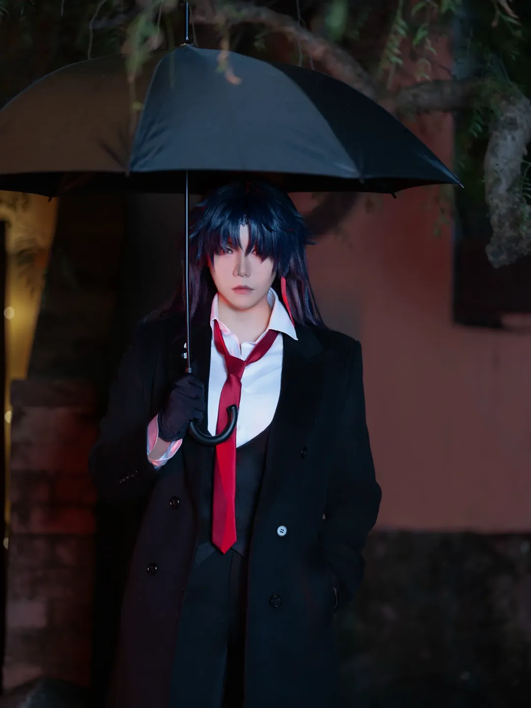 【刃cos】崩坏星穹铁道西装刃悉尼雨夜正片 - 第 6 张