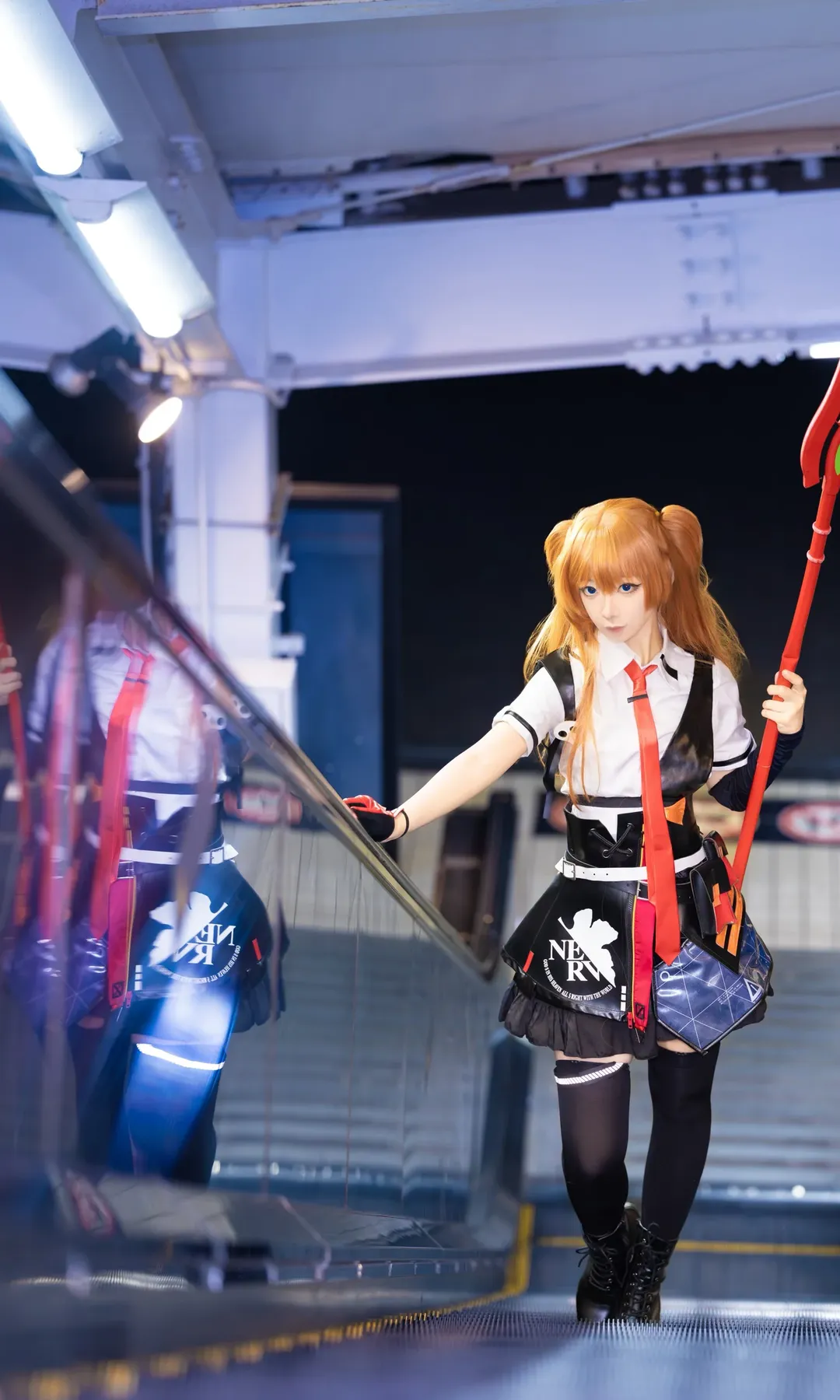 【明日香cos】新世纪福音战士与崩坏三联动，夜袭台场长枪拍摄 - 第 5 张