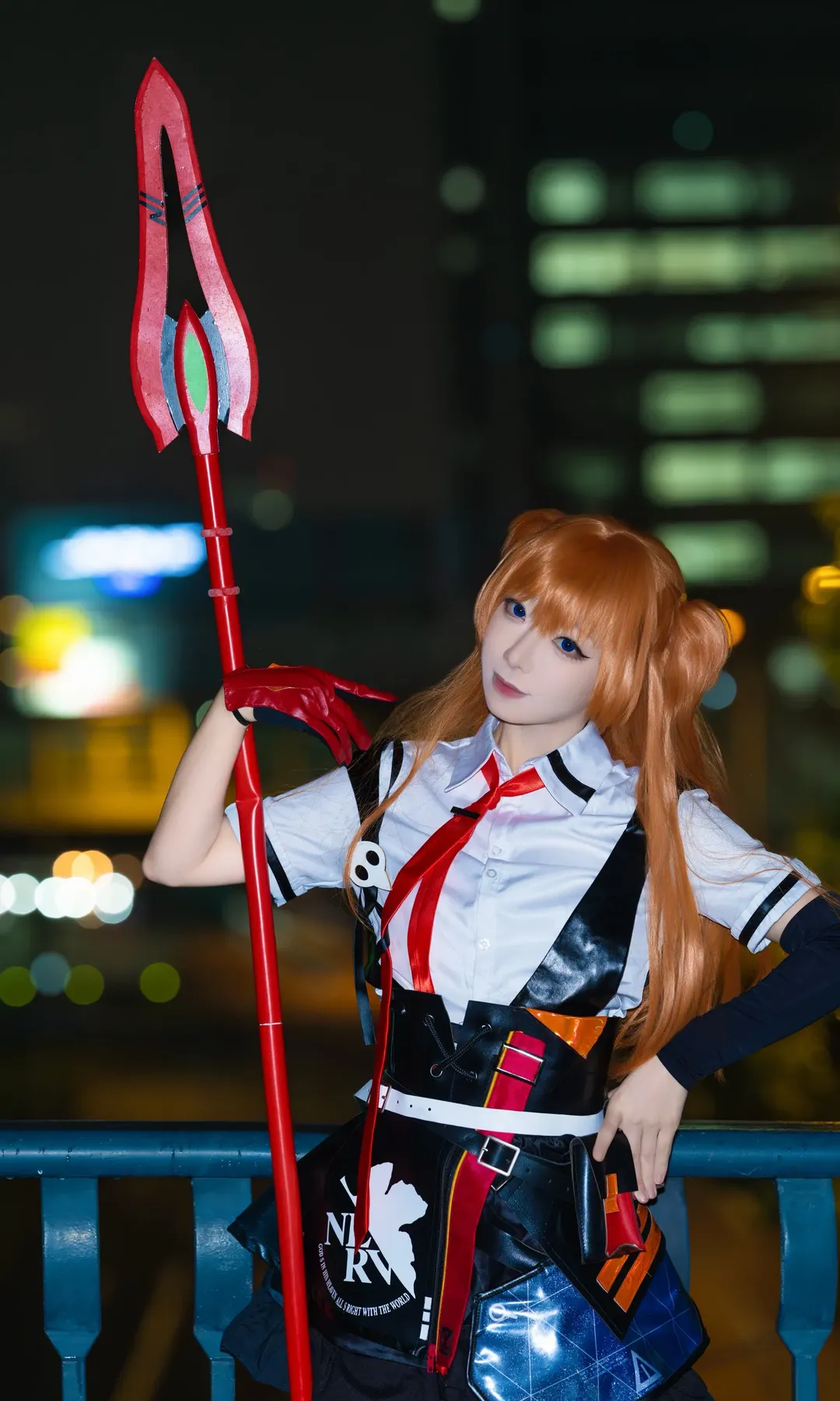 【明日香cos】新世纪福音战士与崩坏三联动，夜袭台场长枪拍摄 - 第 8 张