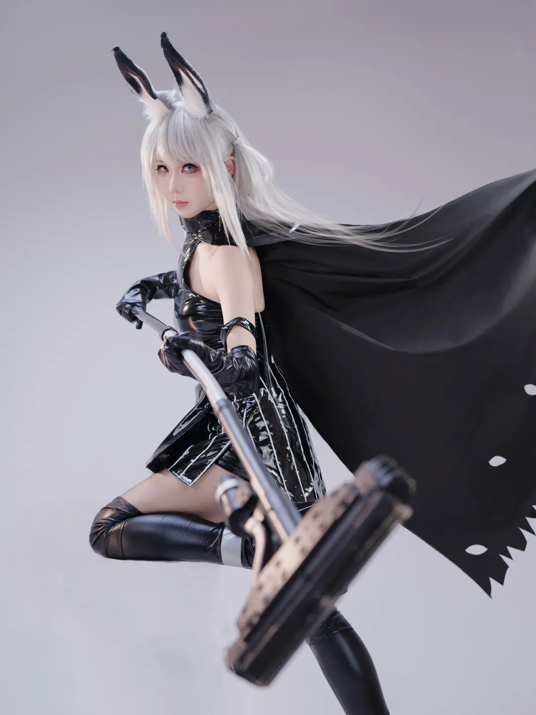 【暴行cos】明日方舟白棚高光质感重装拍摄