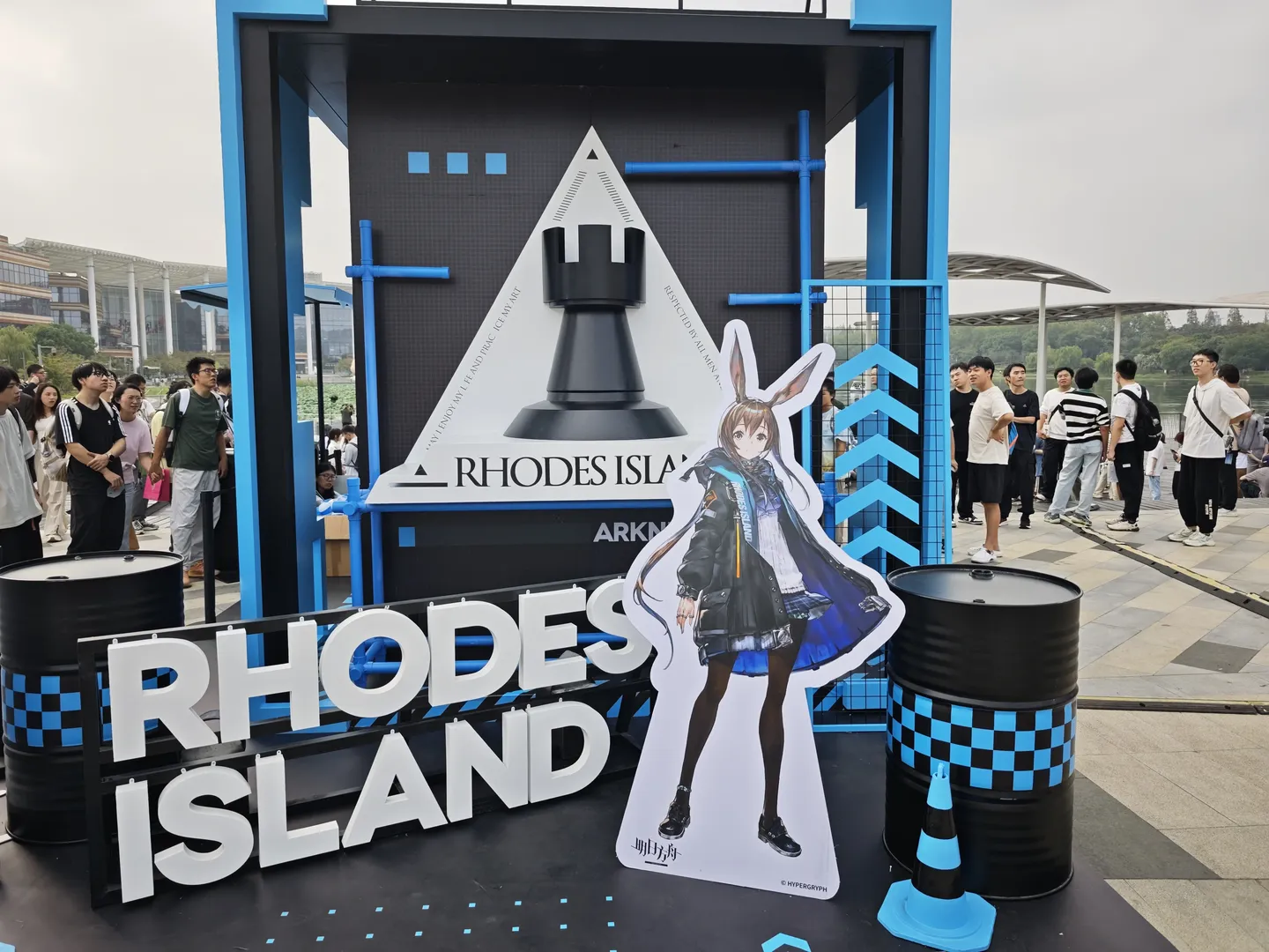 【黑角cos】明日方舟仙林金鹰巡展，排五个小时抽到六星 - 第 2 张