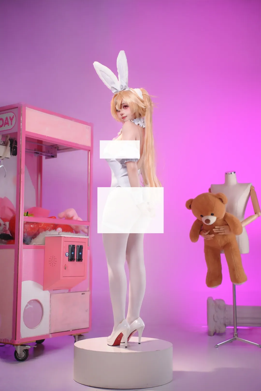 [Z9 Cosplay] Azur Lane: Exploring a Pure White Bunny Girl Look - Image 1