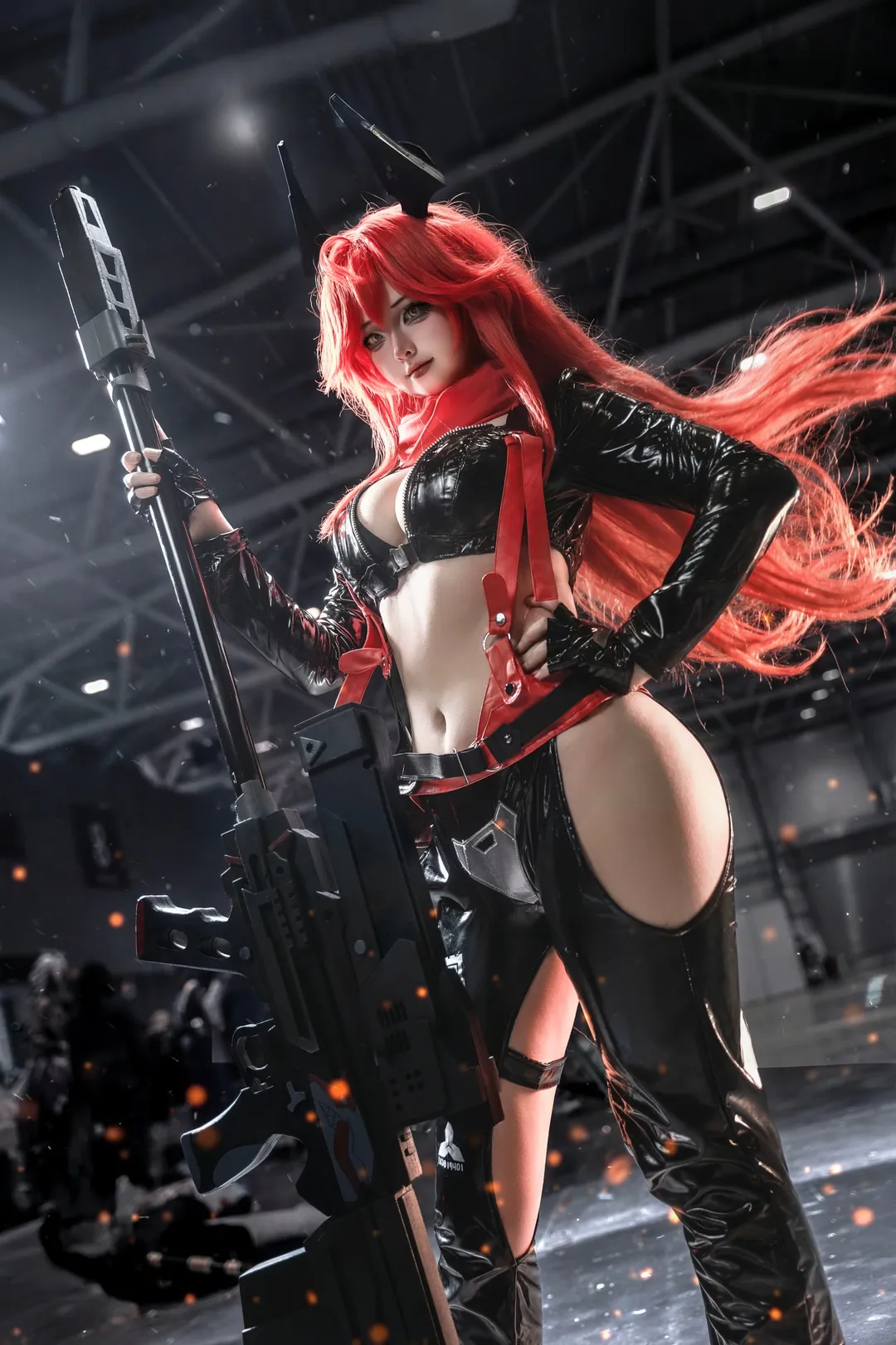 【小红帽cos】胜利女神nikke 手持巨枪的漫展拍摄 - 第 1 张