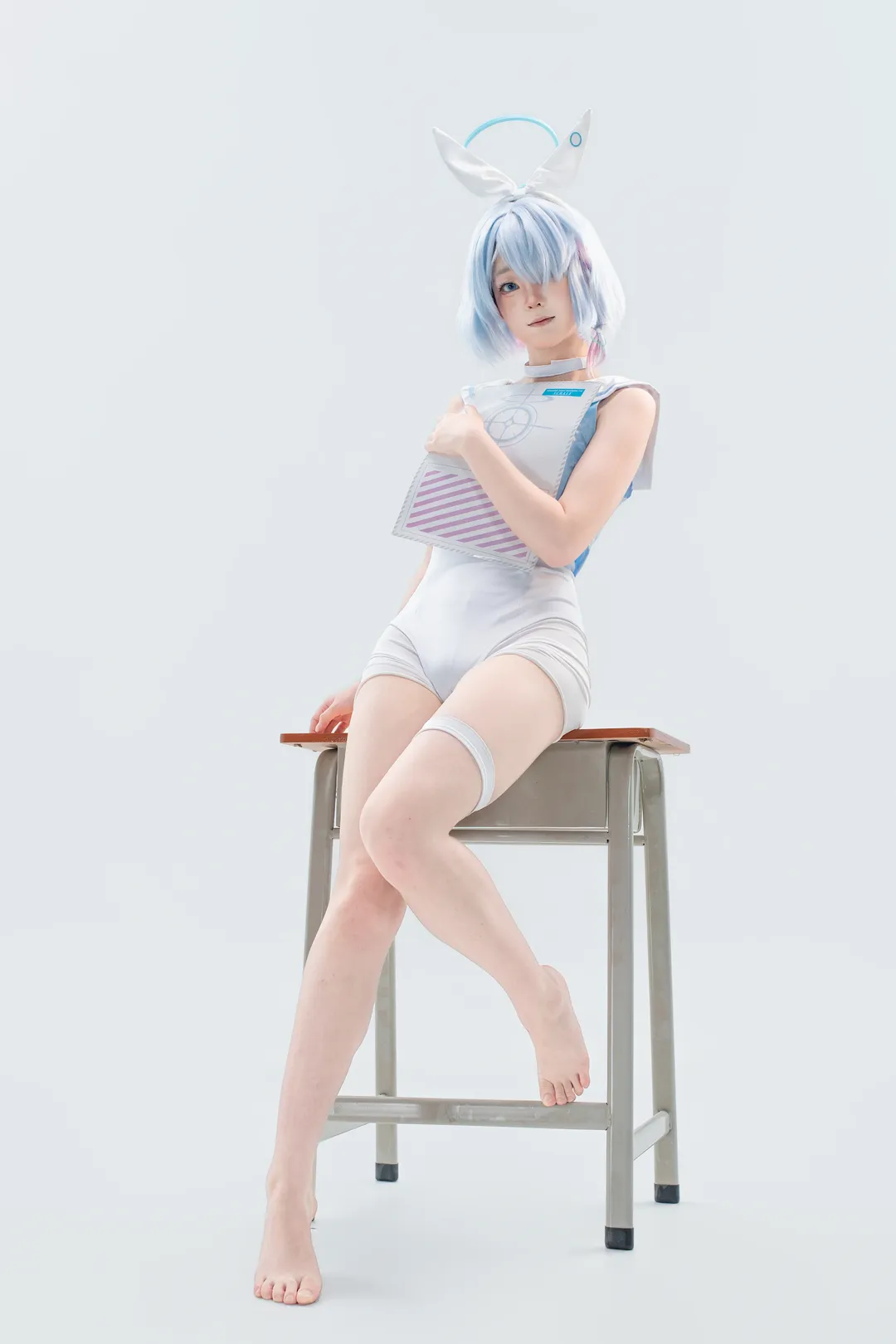【阿洛娜cos】碧藍檔案純白校園風，課桌前的造型分享 - 第 1 張