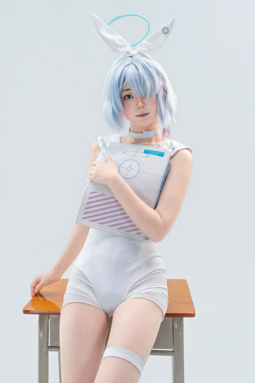 【阿洛娜cos】碧藍檔案純白校園風，課桌前的造型分享 - 第 2 張