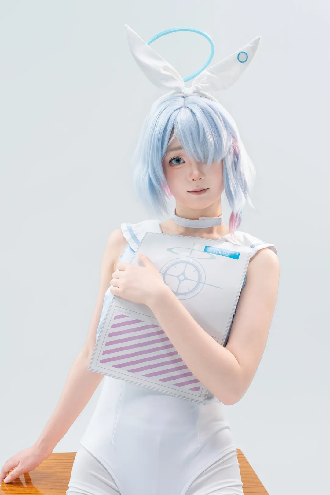 【阿洛娜cos】碧藍檔案純白校園風，課桌前的造型分享 - 第 3 張