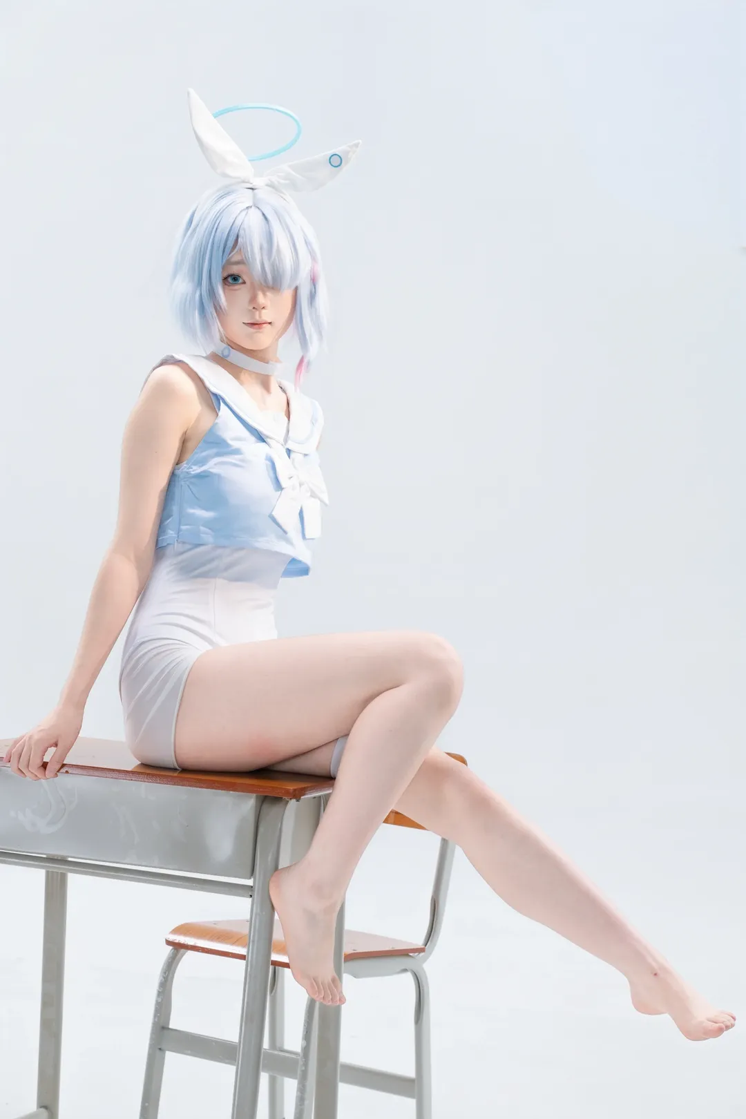 【阿洛娜cos】碧藍檔案純白校園風，課桌前的造型分享 - 第 6 張