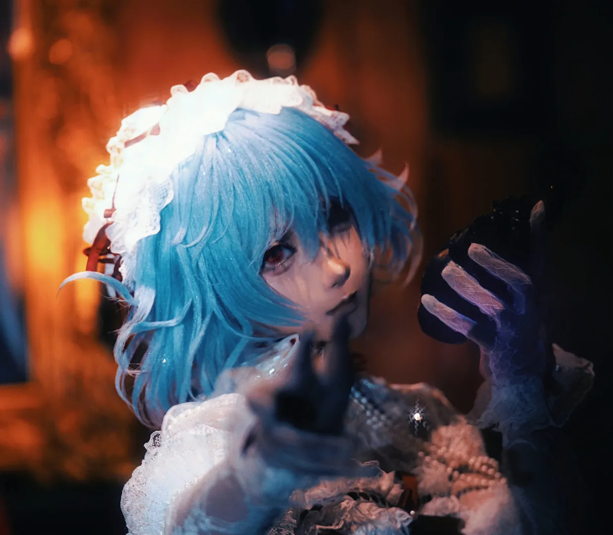 【蕾米莉亚cos】东方project里红魔馆的深邃夜色与逆光抓拍