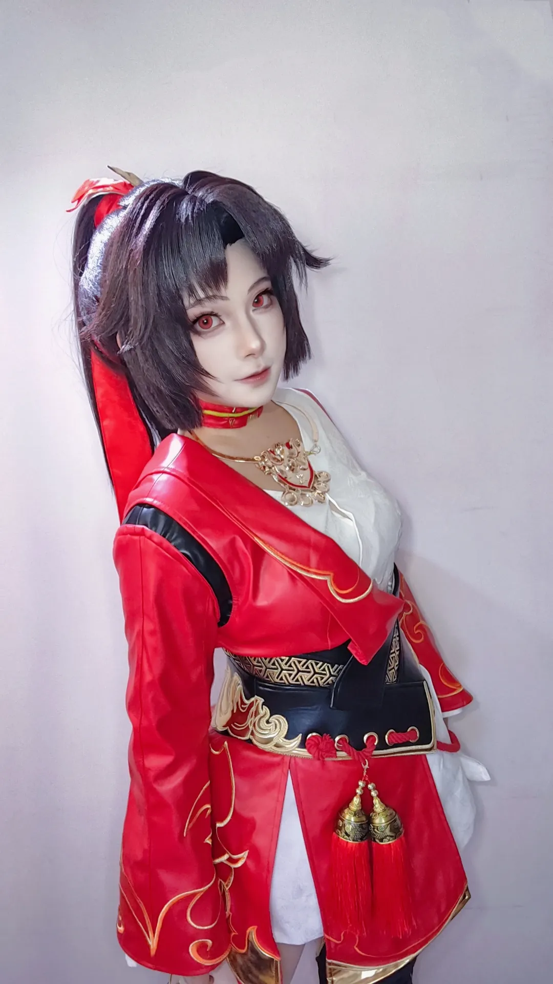 【ユンエイ コスプレ】『オナー・オブ・キングス』に咲く紅衣の女侠風スタイル - 2 枚目