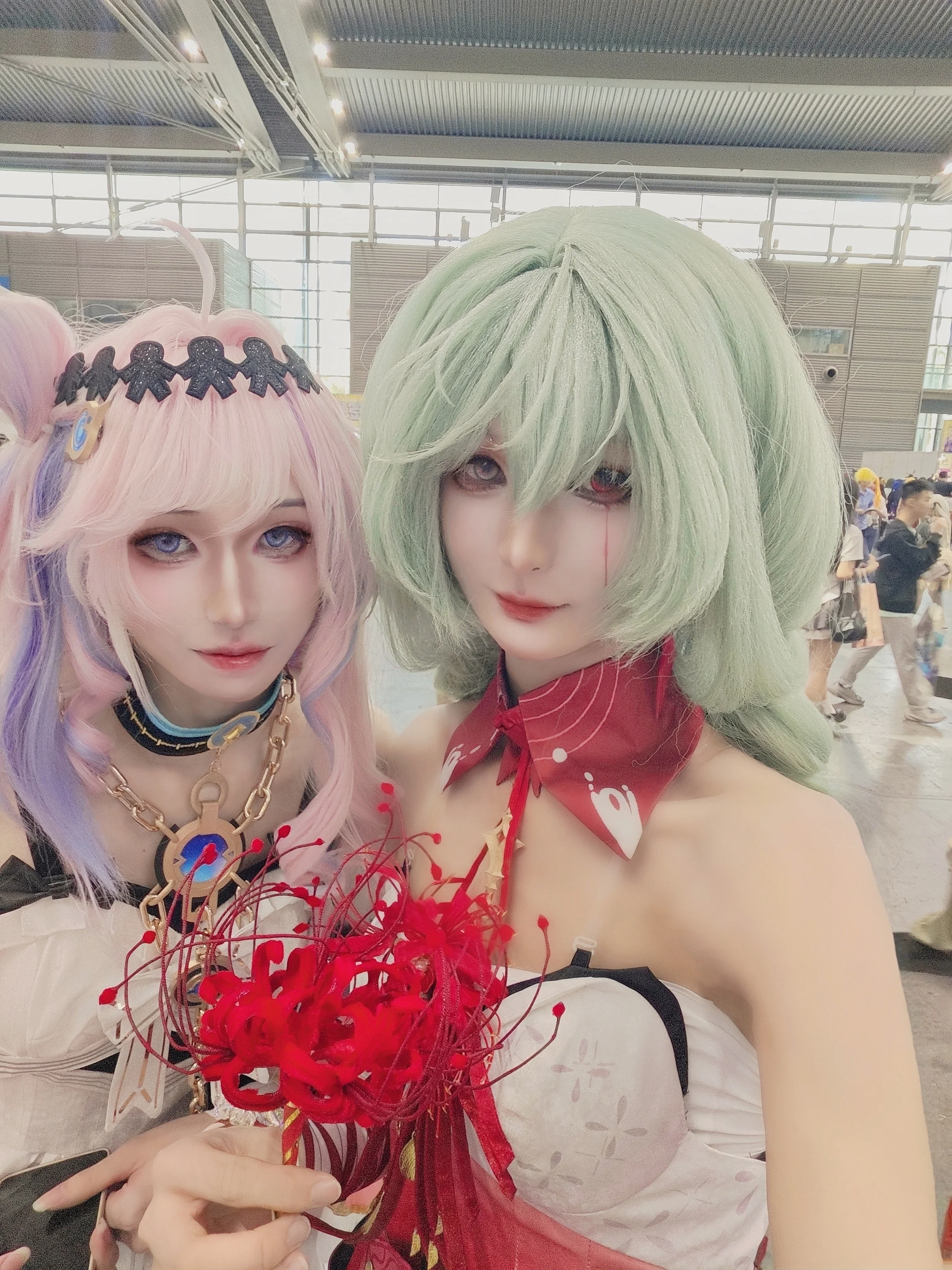 【达妮娅cos】鸣潮残星会二人组的漫展忧郁记录 - 第 1 张