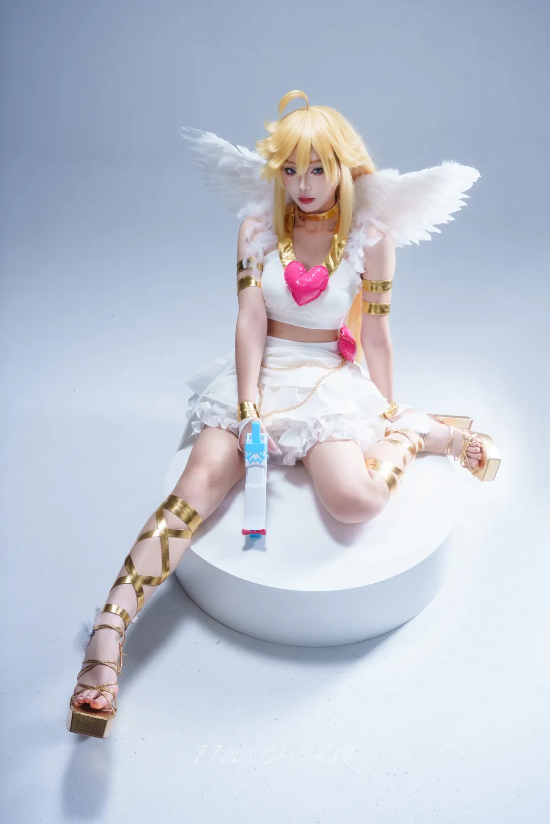 【Pantycos】吊带袜天使的纯白棚拍正片