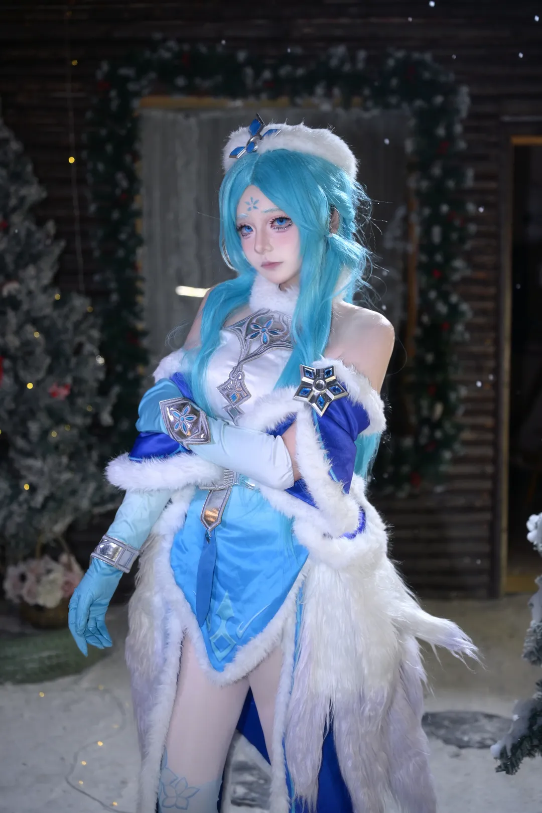 【王昭君cos】王者荣耀本命英雄，冬雪中的冰雪之力 - 第 1 张