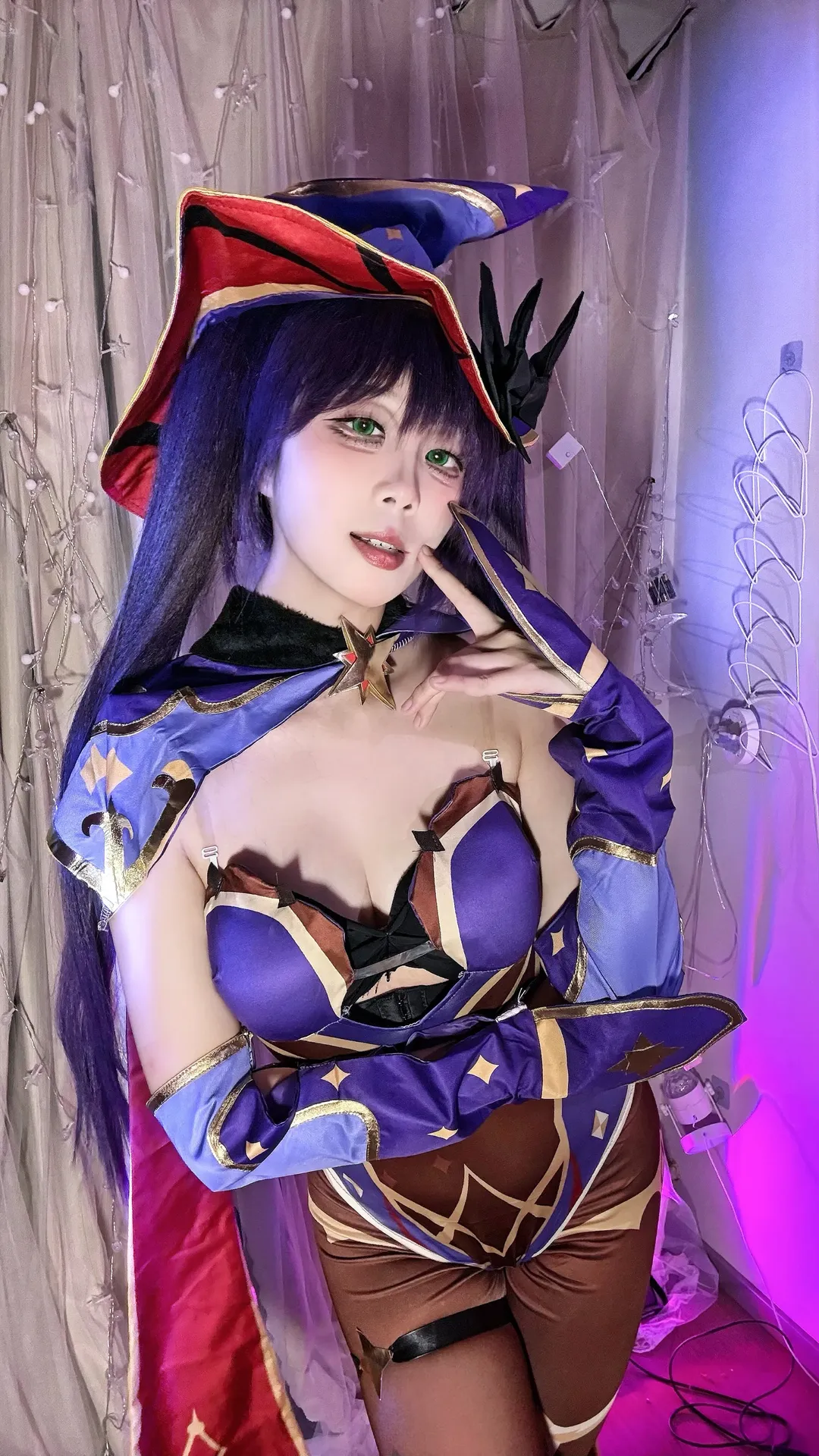 【莫娜cos】原神占星术士的魔法时刻，漫游在紫光与星辉间