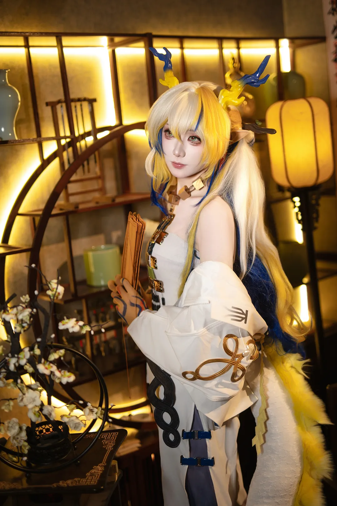 【明日方舟cos】红黑魔女的冷蓝影棚出片 - 第 2 张