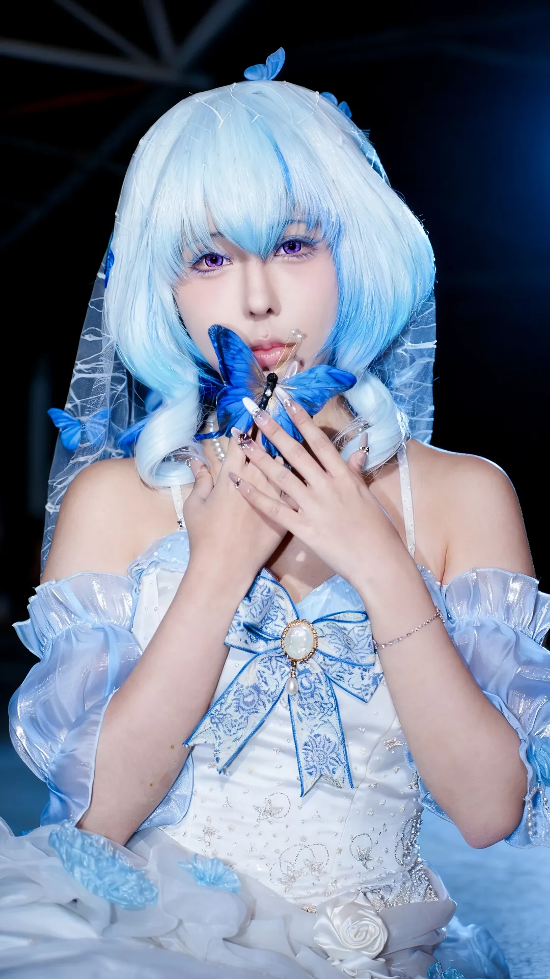 【蕾姆cos】蓝白婚纱与蓝蝶，呈现从零开始的异世界生活冷光之夜 - 第 1 张