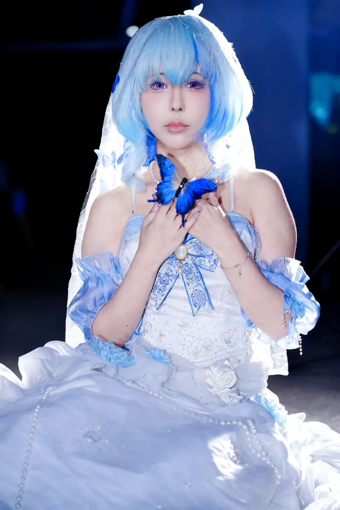 【蕾姆cos】蓝白婚纱与蓝蝶，呈现从零开始的异世界生活冷光之夜 - 第 3 张