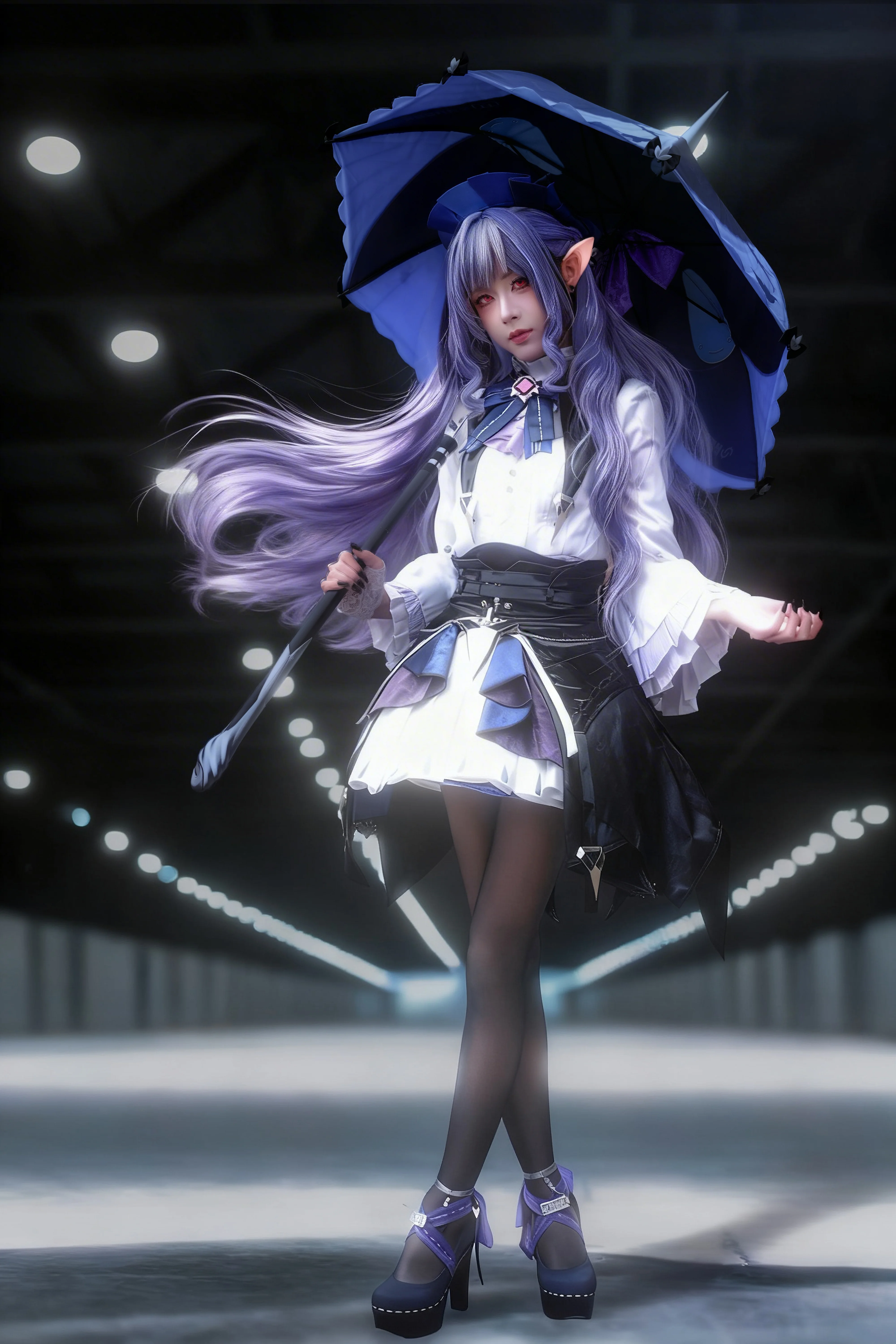 [Vivian cosplay] Dark tunnel in Zenless Zone Zero, quiet moments with umbrella and rapier - Image 3