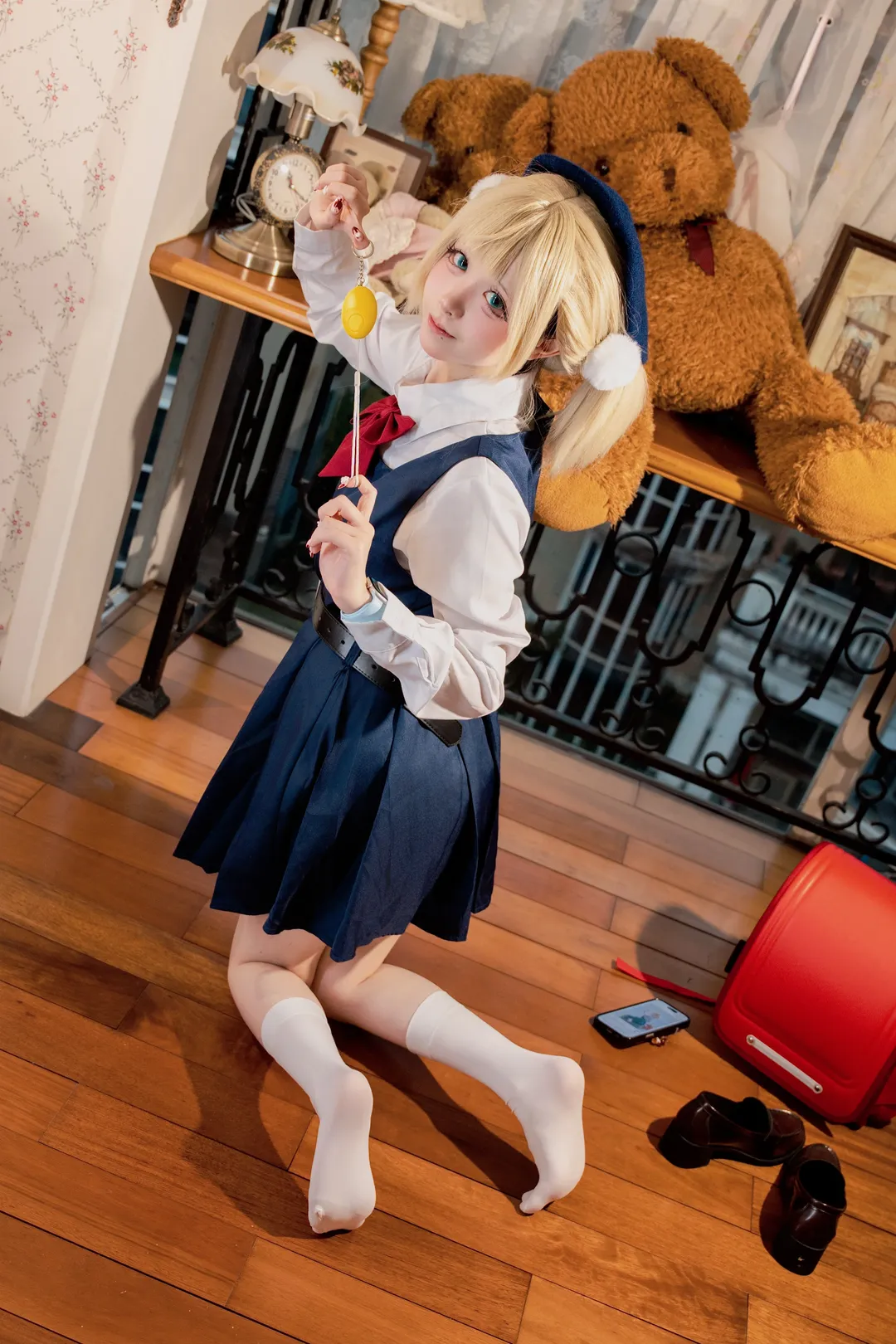 【时雨羽衣cos】Vtuber雌小鬼的居家氛围感，蓝白制服穿搭分享