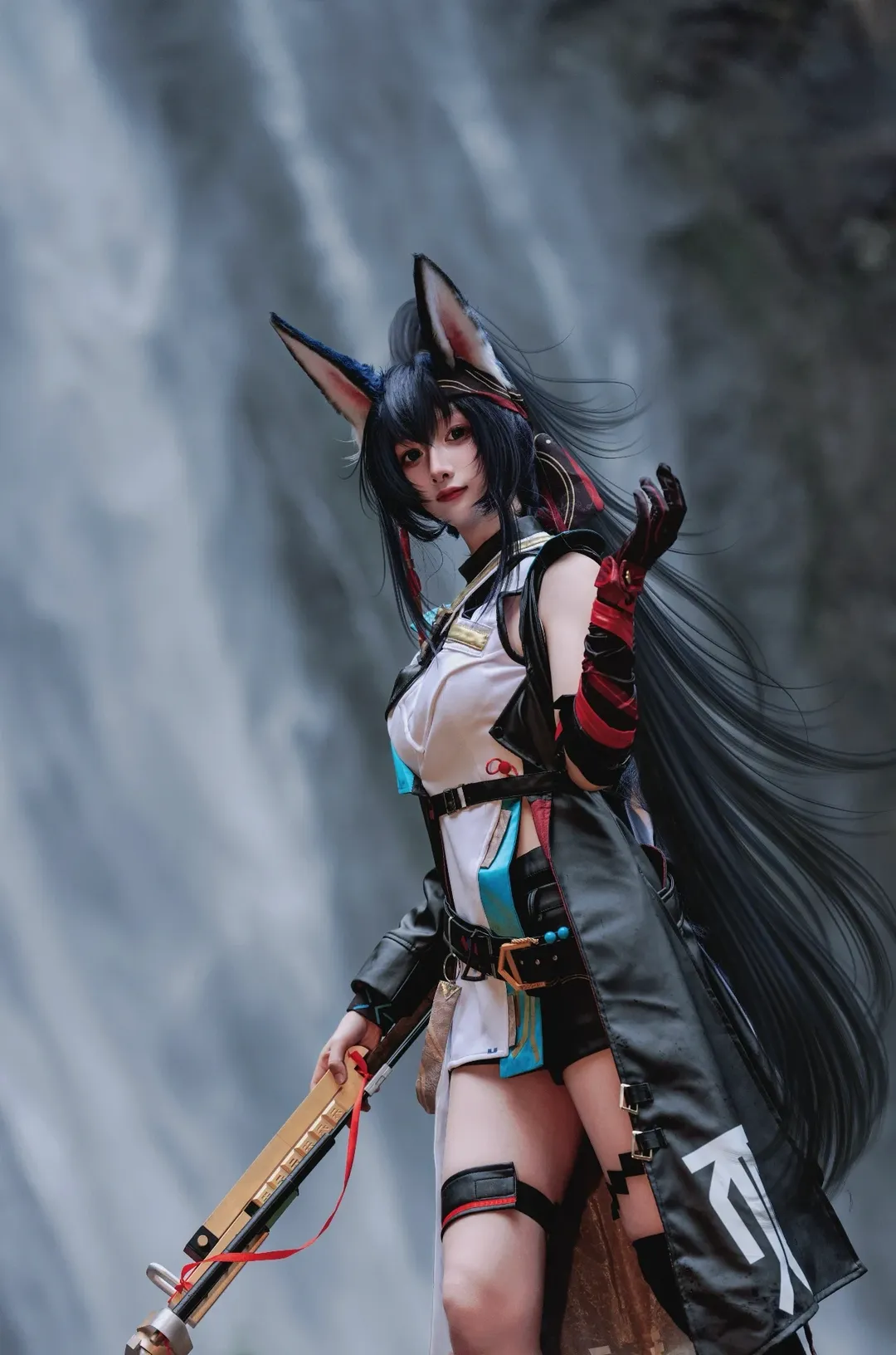 【煌cos】瀑布下的战术少女 - 第 1 张