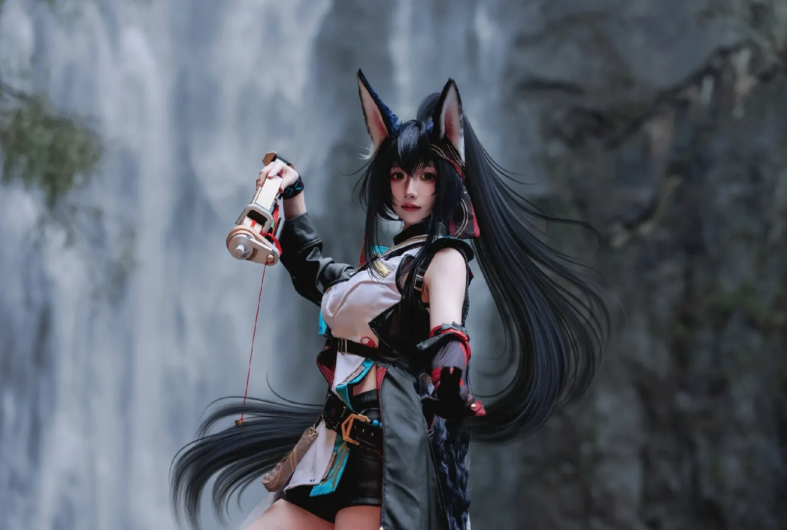 【煌cos】瀑布下的战术少女 - 第 4 张