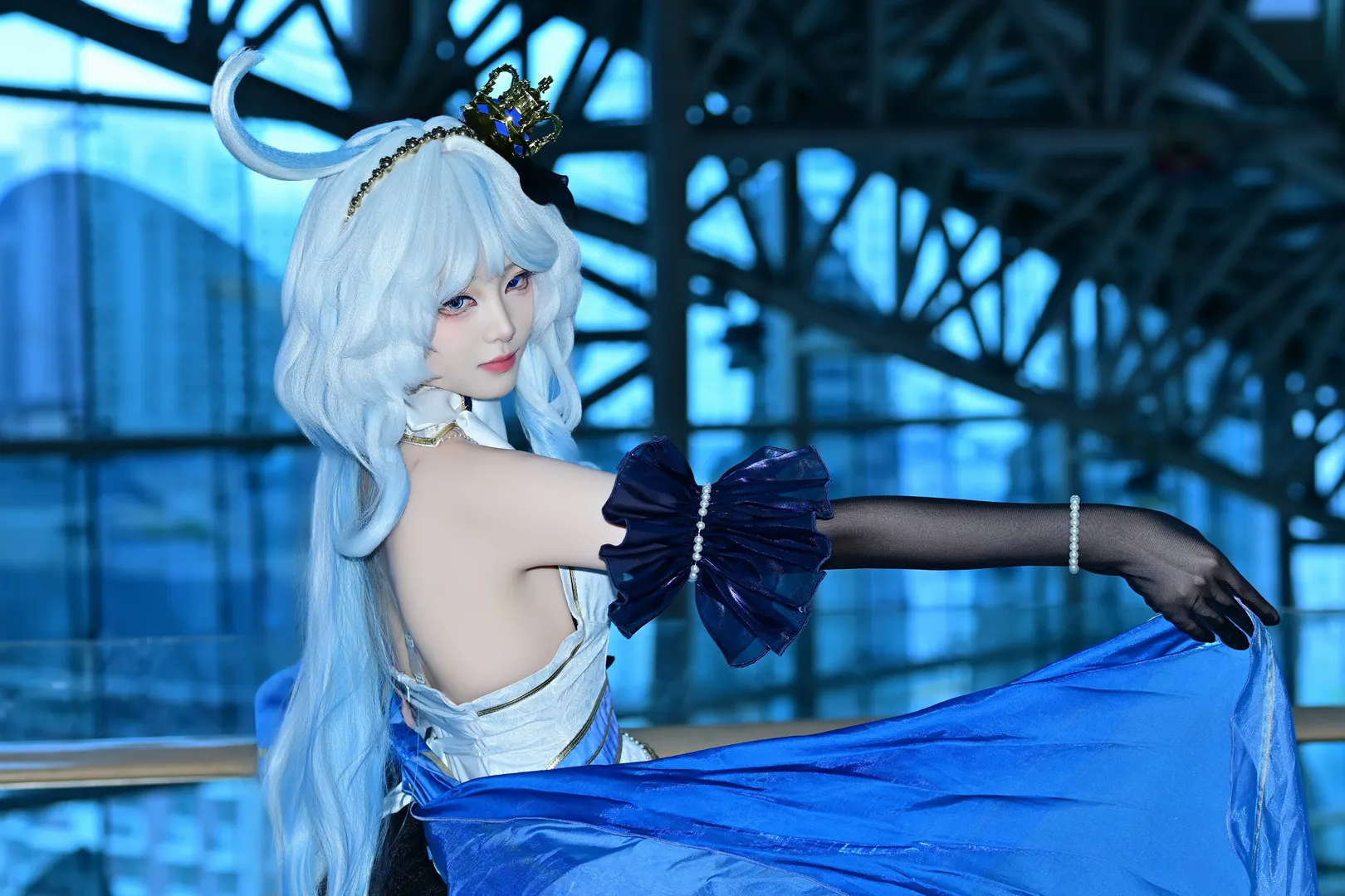 【芙宁娜cos】水神大人降临，满屏的高冷与优雅 - 第 1 张