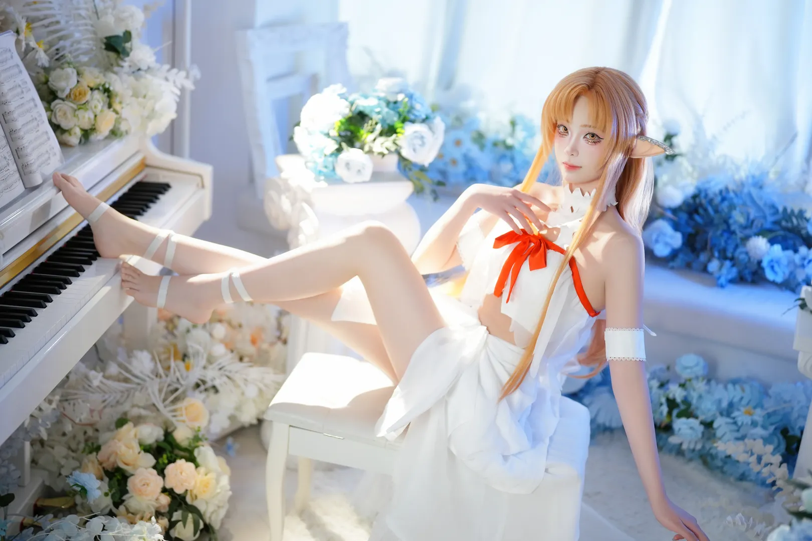 【亚丝娜cos】刀剑神域ALO篇纯白囚服造型，暗黑与纯白场景切换 - 第 3 张