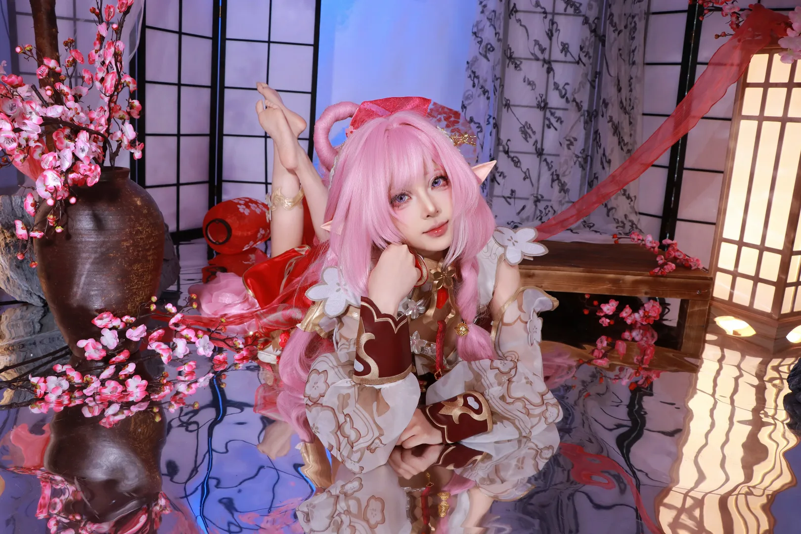 【爱莉希雅cos】崩坏3春好桃夭，红白交织的甜美瞬间 - 第 2 张