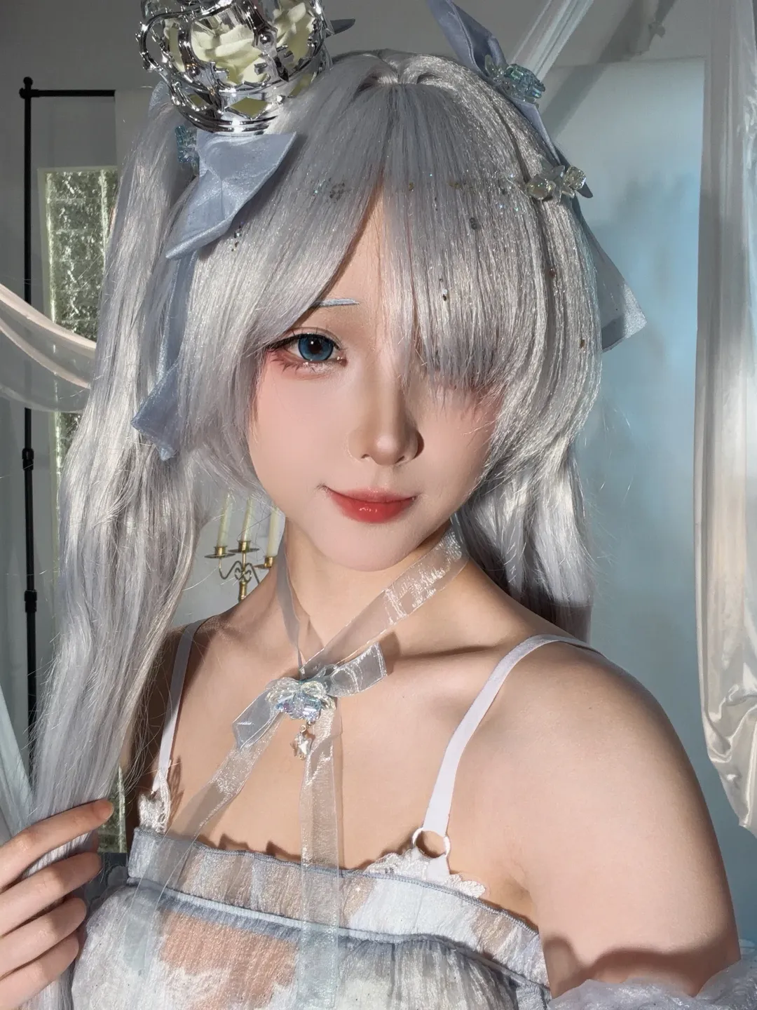 灰姑娘cos 胜利女神妮姬，清冷仙气与细节满满的穿搭