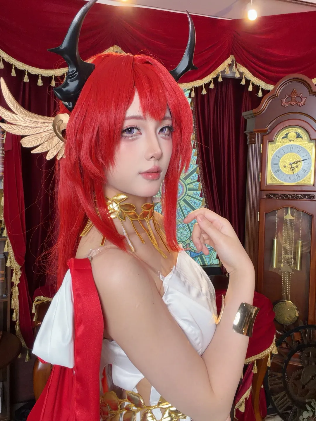 【史尔特尔cos】红发黑角金翼，音律联觉神圣感自拍分享