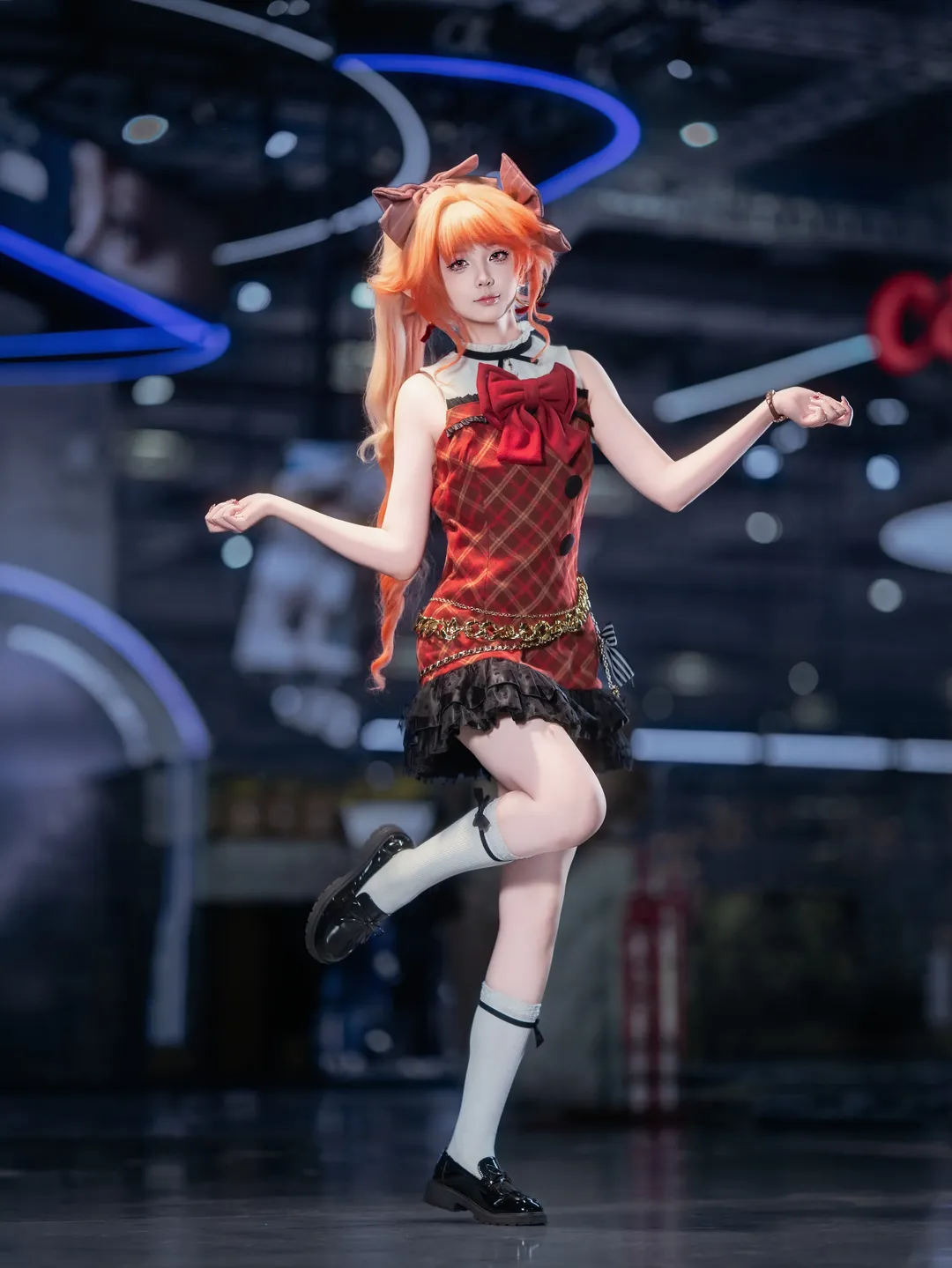 【明日方舟】羽生萌萌香出沒，假裝去成嘉年華的BW場照 - 第 3 張