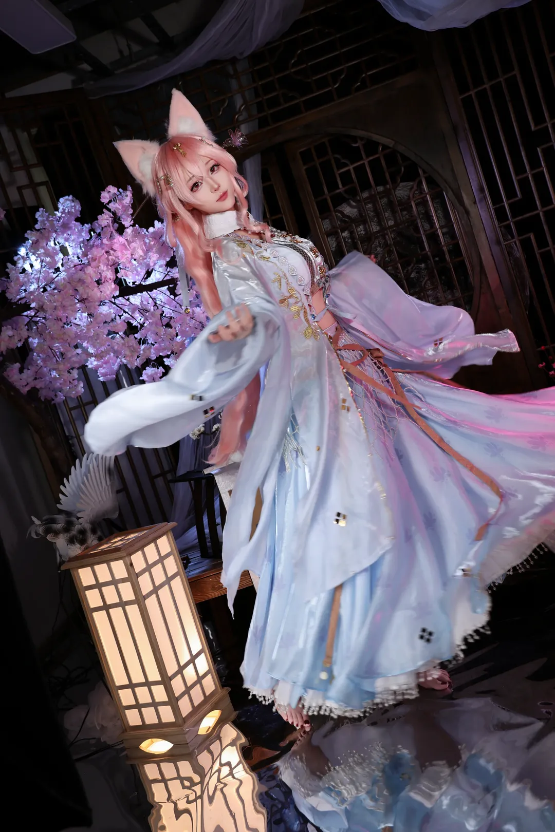 【鸿雪cos】明日方舟行梦侧畔，幻彩轻纱下的仙气演绎 - 第 1 张
