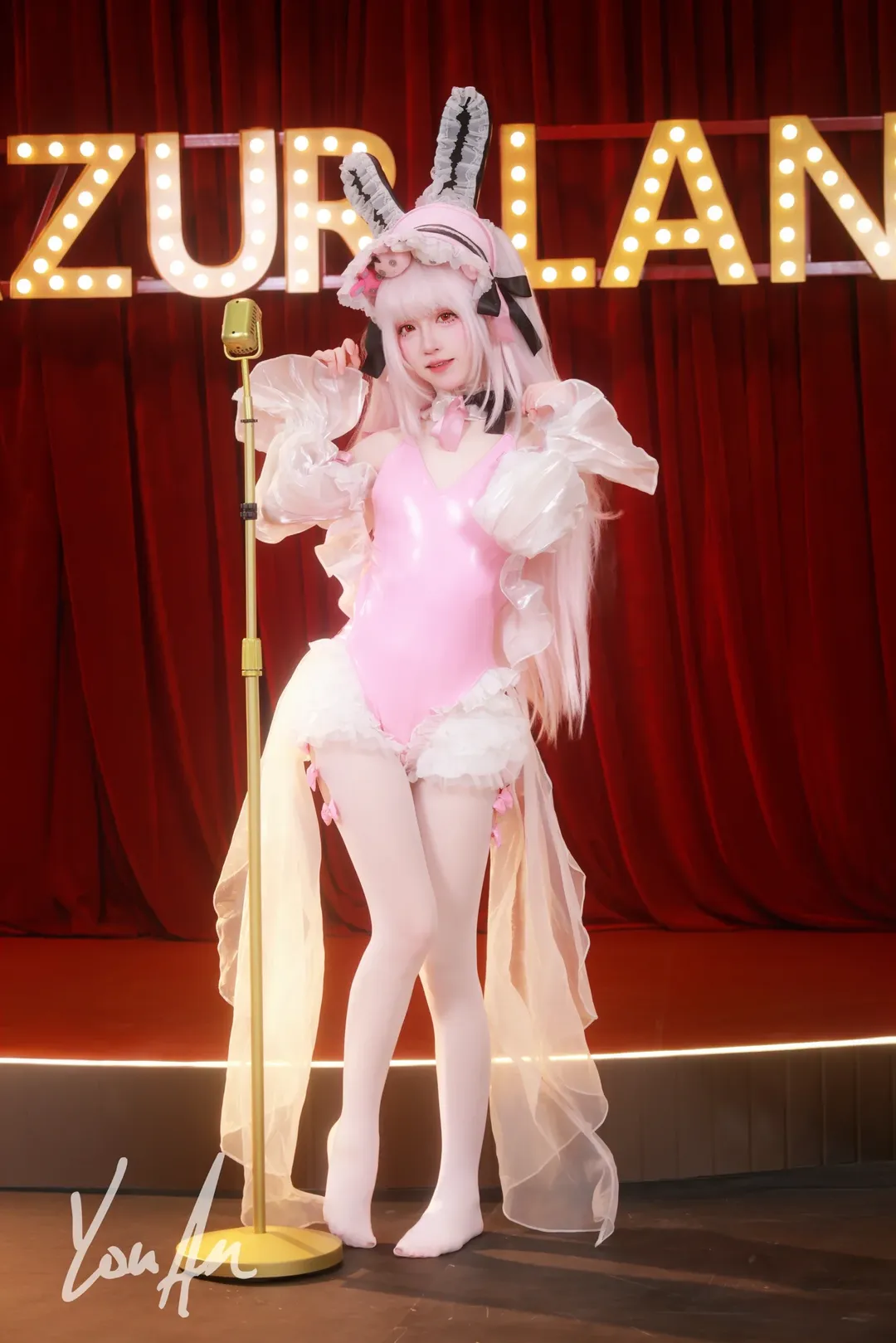 【碧蓝航线cosplay】舞台灯光下的粉色兔耳歌姬 - 第 5 张