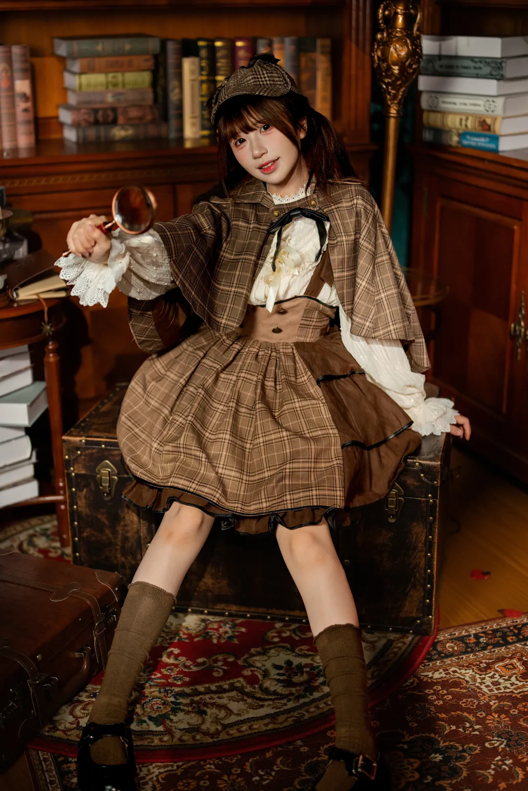 [Little Detective Lolita] Vintage Clash of Magnifying Glass and Plaid Cape
